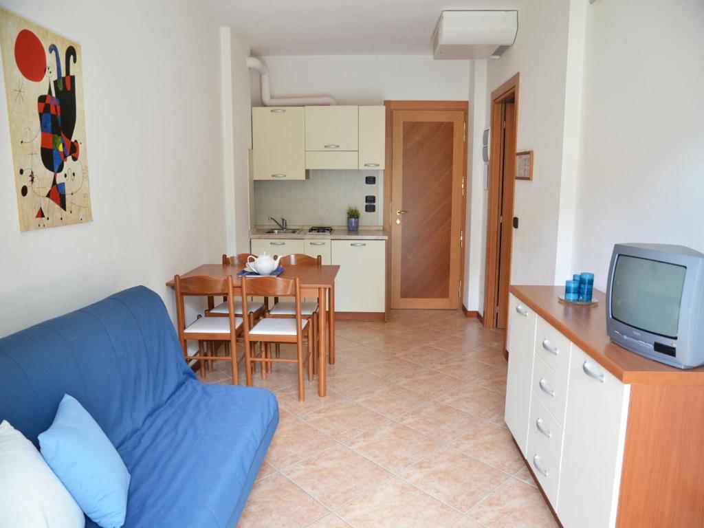 One-Bedroom Apartment,33524425:JPEG